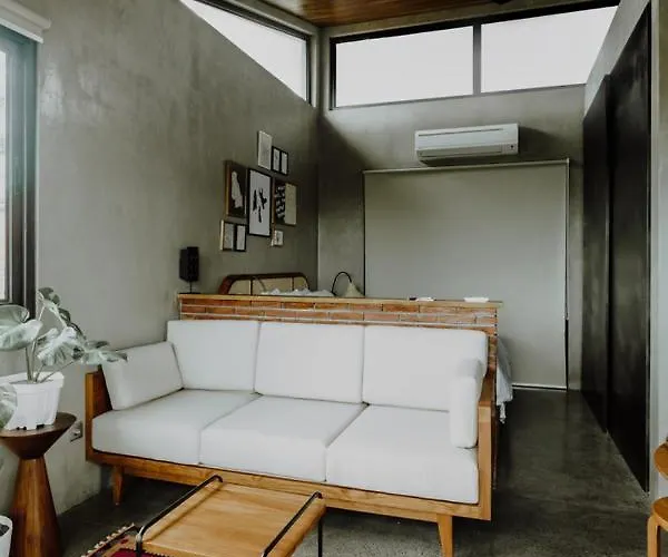 アパート T Lofts